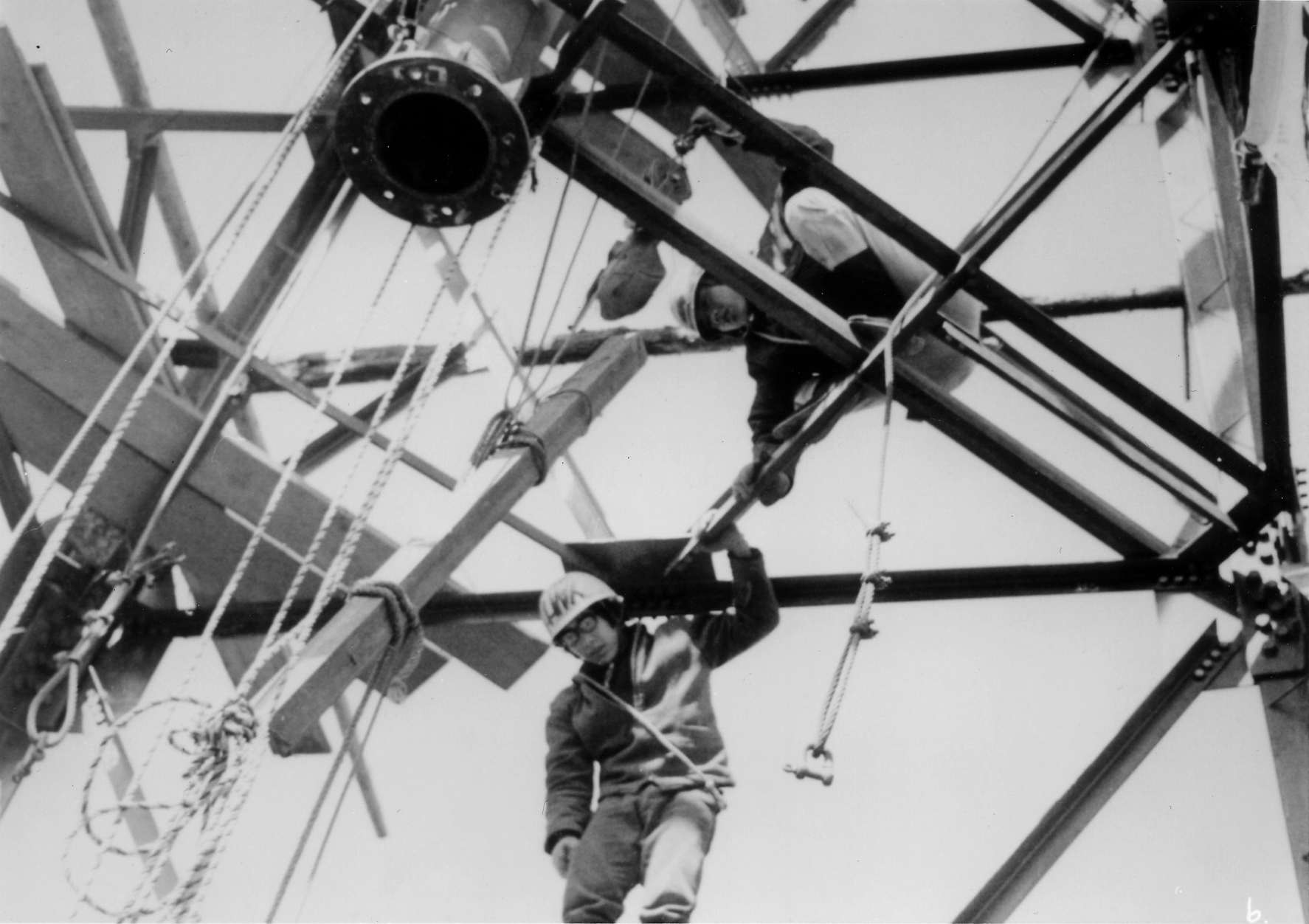 三里塚・岩山に鉄塔が出来た